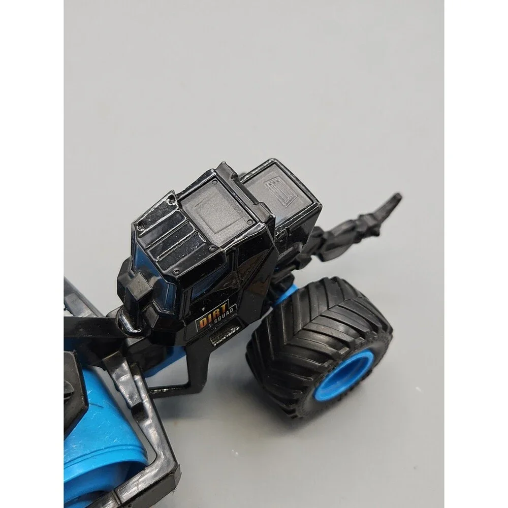 Monster Jam Official Black Rolland Dirt Squad Steamroller Monster Truck 1:64